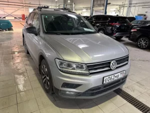Volkswagen Tiguan 2019 1.4 AMT (150 л.с.) 4WD CONNECT (2019) c пробегом - фото 1