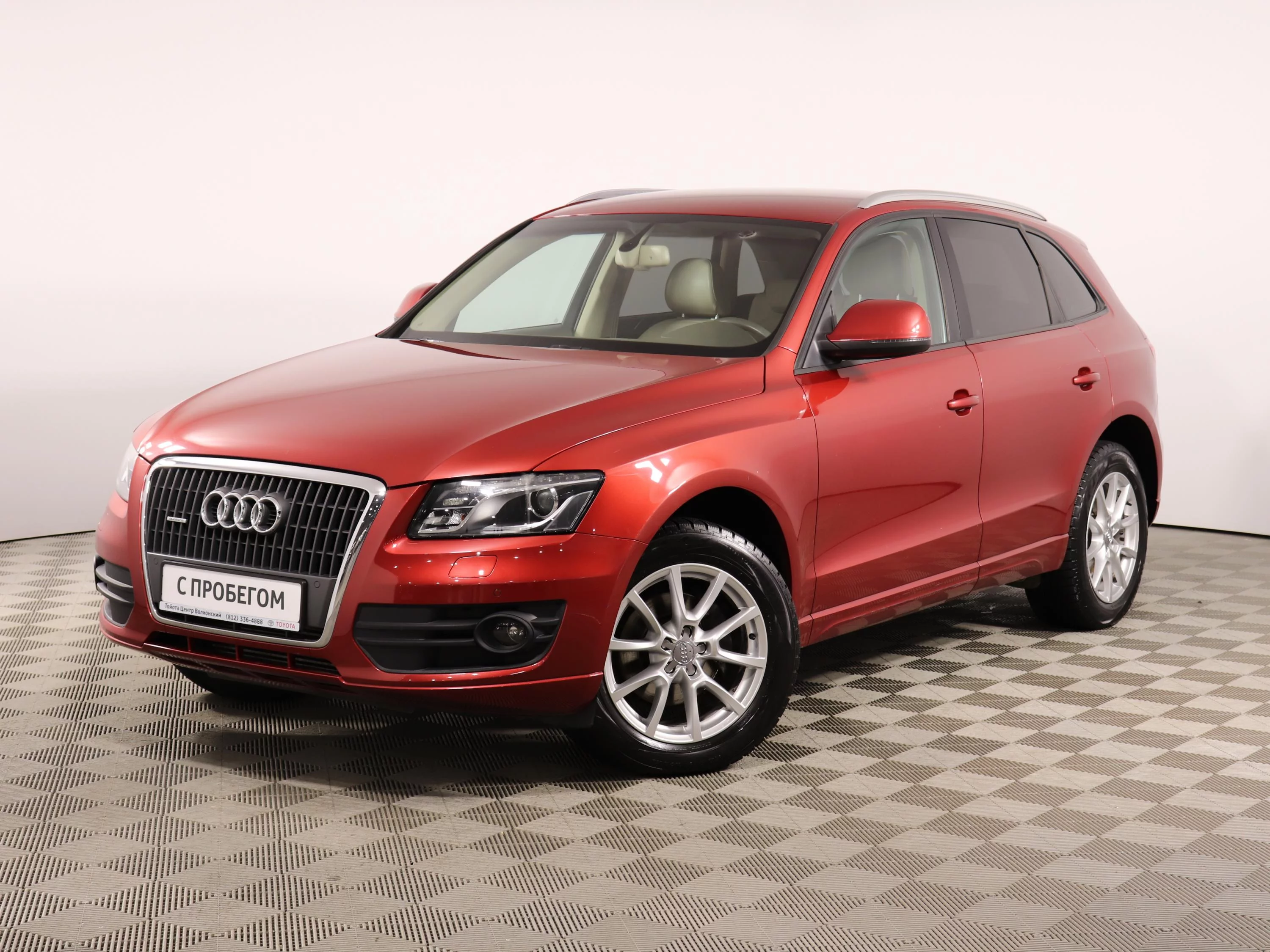 Audi Q5 8tiptronic 2.0 AT (211 л.с.) 4WD, 2011, I поколение (8R), Красный  (продано) – заказ №93217