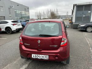 Renault Sandero 2011 1.6 MT (84 л.с.) Expression c пробегом - фото 3