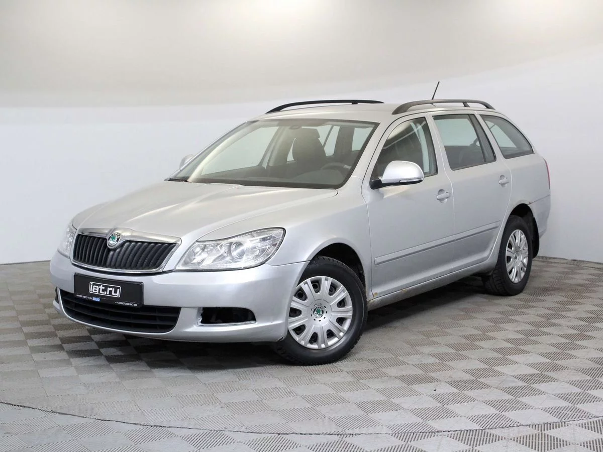 Skoda Octavia 1.6 MT (102 л.с.), 2011, II поколение (A5) Рестайлинг,  Серебристый с пробегом - купить в Санкт Петербурге у официального дилера ИАТ