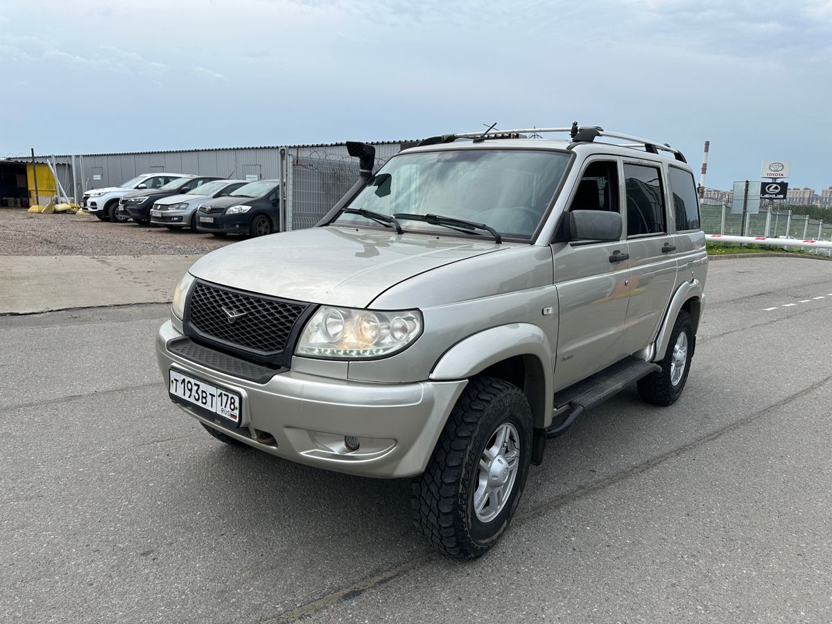 УАЗ Patriot 2.7 MT (128 л.с.) 4WD, 2014, I поколение Рестайлинг,  Серебристый с пробегом - купить в Санкт Петербурге у официального дилера ИАТ