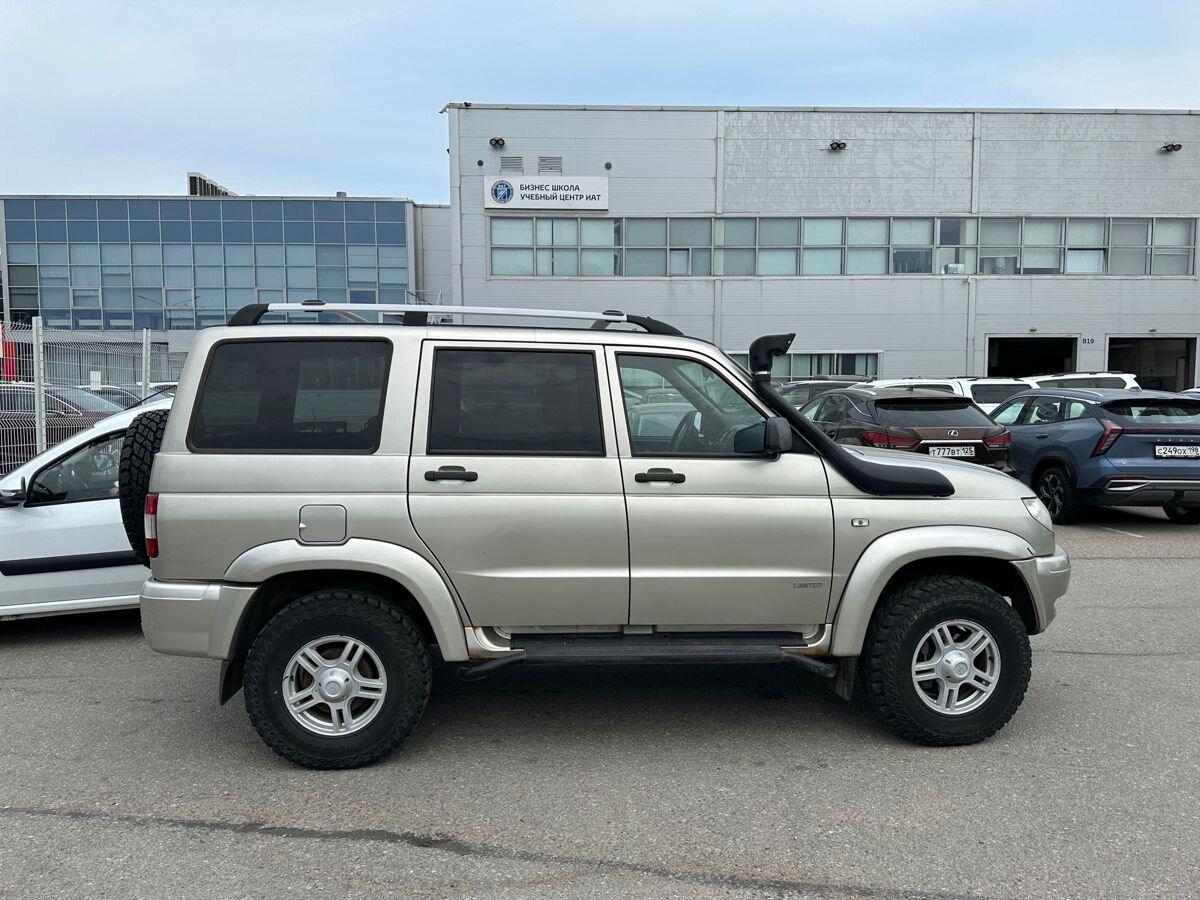 УАЗ Patriot 2.7 MT (128 л.с.) 4WD, 2014, I поколение Рестайлинг,  Серебристый с пробегом - купить в Санкт Петербурге у официального дилера ИАТ