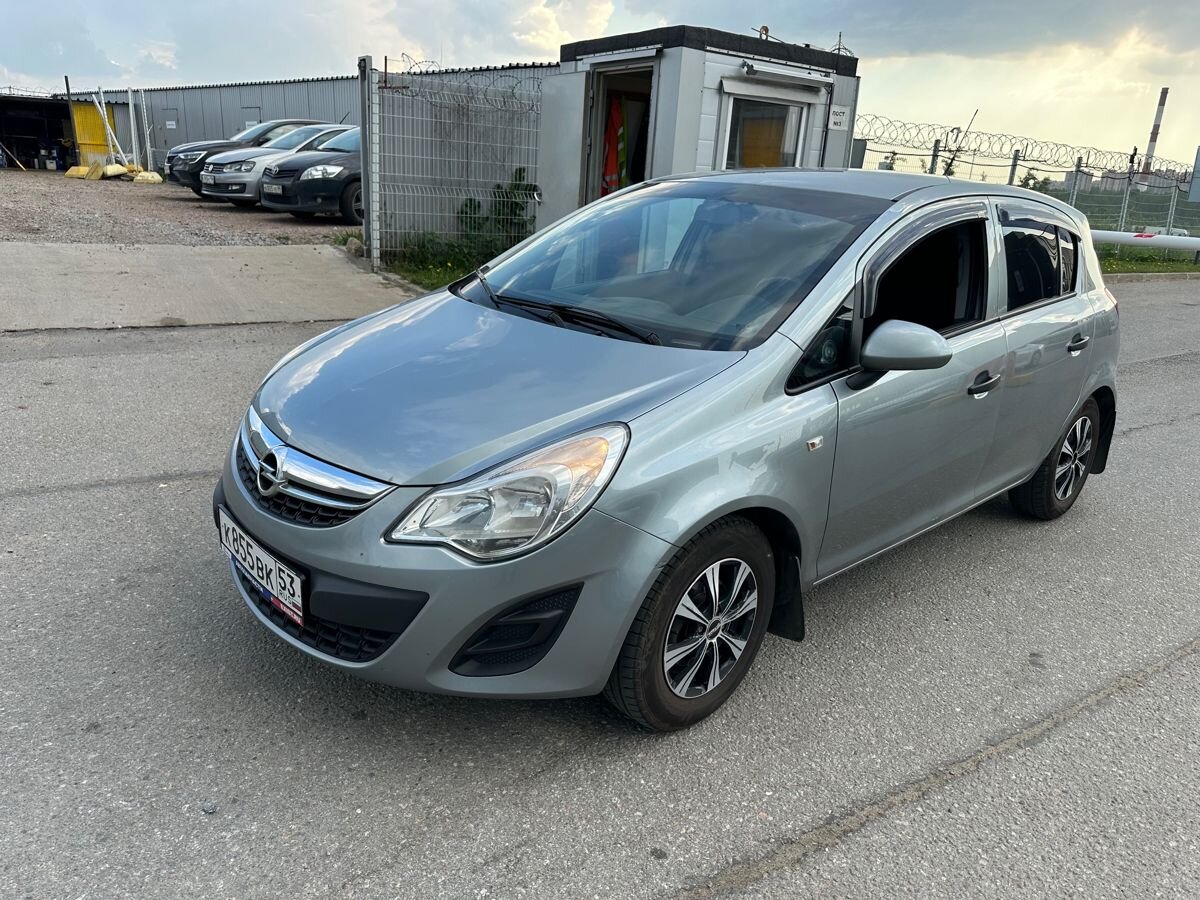 Opel Corsa 1.2 MT (85 л.с.), 2013, D поколение Рестайлинг II, Серебристый с  пробегом - купить в Санкт Петербурге у официального дилера ИАТ