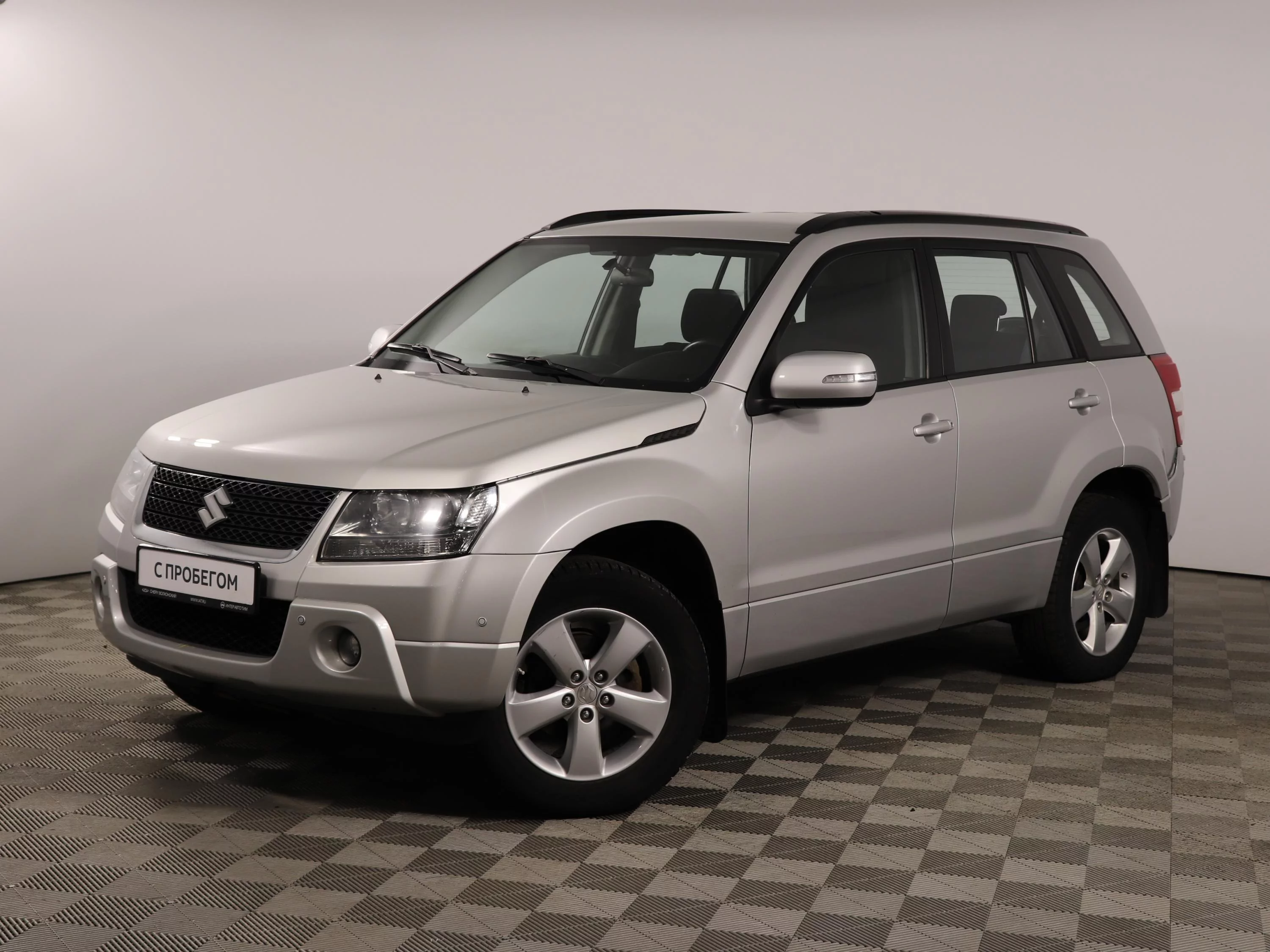 Suzuki Grand Vitara 2.0 AT (140 л.с.) 4WD, 2011, III поколение Рестайлинг,  Серебристый (продано) – заказ №95766