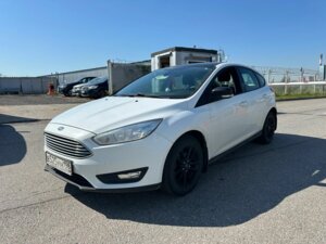 Ford Focus 2019 1.6 AMT (125 л.с.) White and Black c пробегом - фото 1