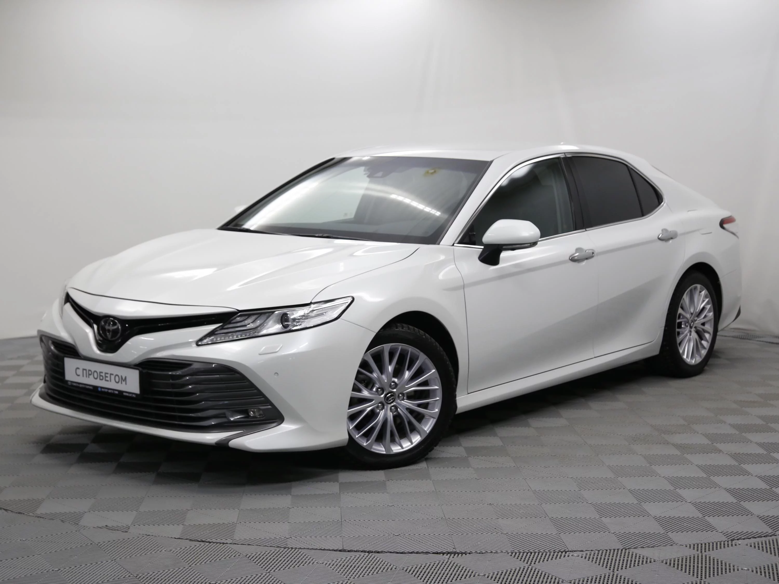 Toyota Camry 3.5 AT (249 л.с.), 2019, VIII поколение (XV70), Белый  (продано) – заказ №95972