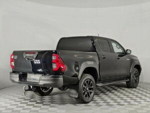 Новый Toyota Hilux 2022 2.8d AT (200 л.с.) 4WD Black Onyx  - фото 5