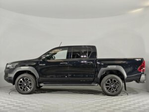 Новый Toyota Hilux 2022 2.8d AT (200 л.с.) 4WD Black Onyx  - фото 8