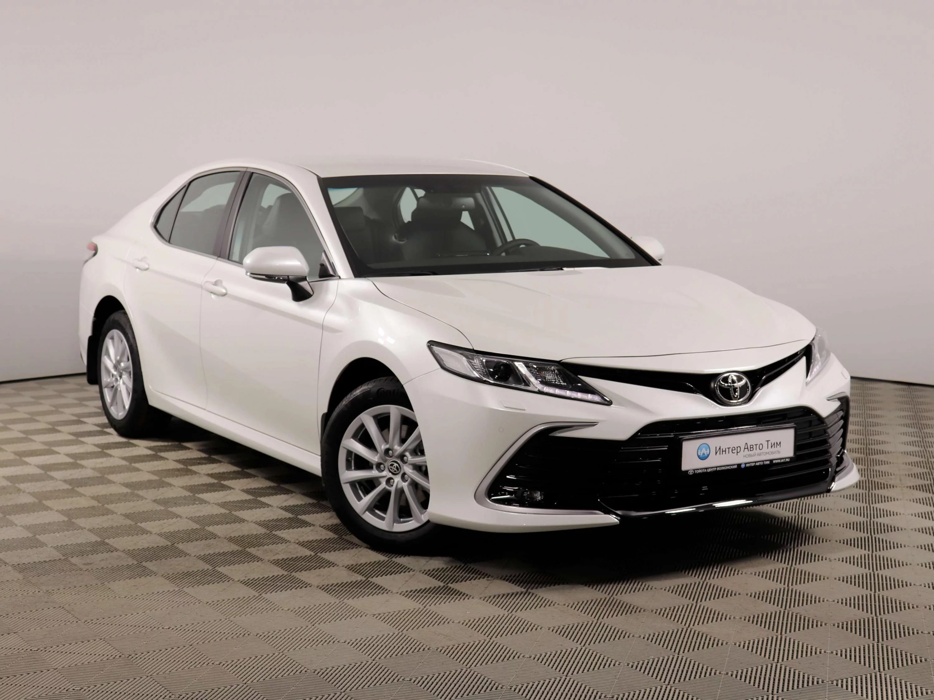 Toyota Camry 2.5 AT (200 л.с.), VIII поколение (XV70) Рестайлинг, Белый  (продано) – заказ №108064