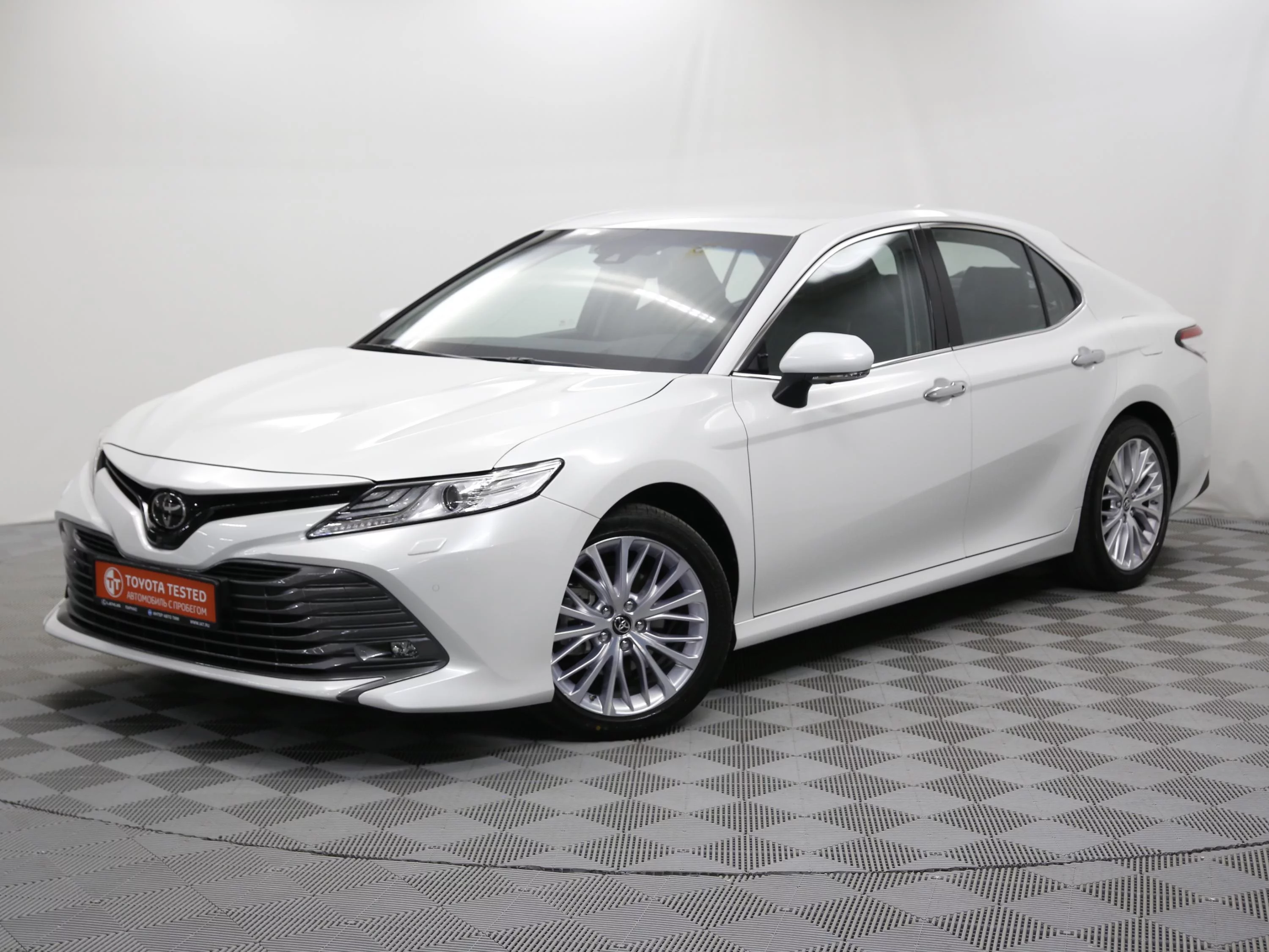 Toyota Camry 3.5 AT (249 л.с.), 2020, VIII поколение (XV70), Белый  (продано) – заказ №83455