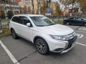 Mitsubishi Outlander 2016 2.4 CVT (167 л.с.) 4WD Ultimate c пробегом - фото 1