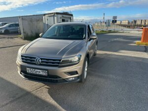 Volkswagen Tiguan 2018 2.0 AMT (180 л.с.) 4WD Highline c пробегом - фото 2