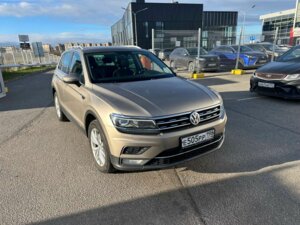 Volkswagen Tiguan 2018 2.0 AMT (180 л.с.) 4WD Highline c пробегом - фото 4