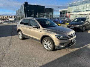 Volkswagen Tiguan 2018 2.0 AMT (180 л.с.) 4WD Highline c пробегом - фото 5