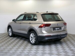 Volkswagen Tiguan 2018 2.0 AMT (180 л.с.) 4WD Highline c пробегом - фото 7