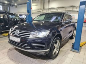 Volkswagen Touareg 2016 3.0d AT (245 л.с.) 4WD R-line c пробегом - фото 1