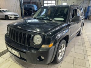 Jeep Liberty (Patriot) 2010 2.4 CVT (170 л.с.) 4WD Limited c пробегом - фото 1