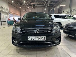 Volkswagen Tiguan 2018 2.0 AMT (180 л.с.) 4WD Sportline c пробегом - фото 3