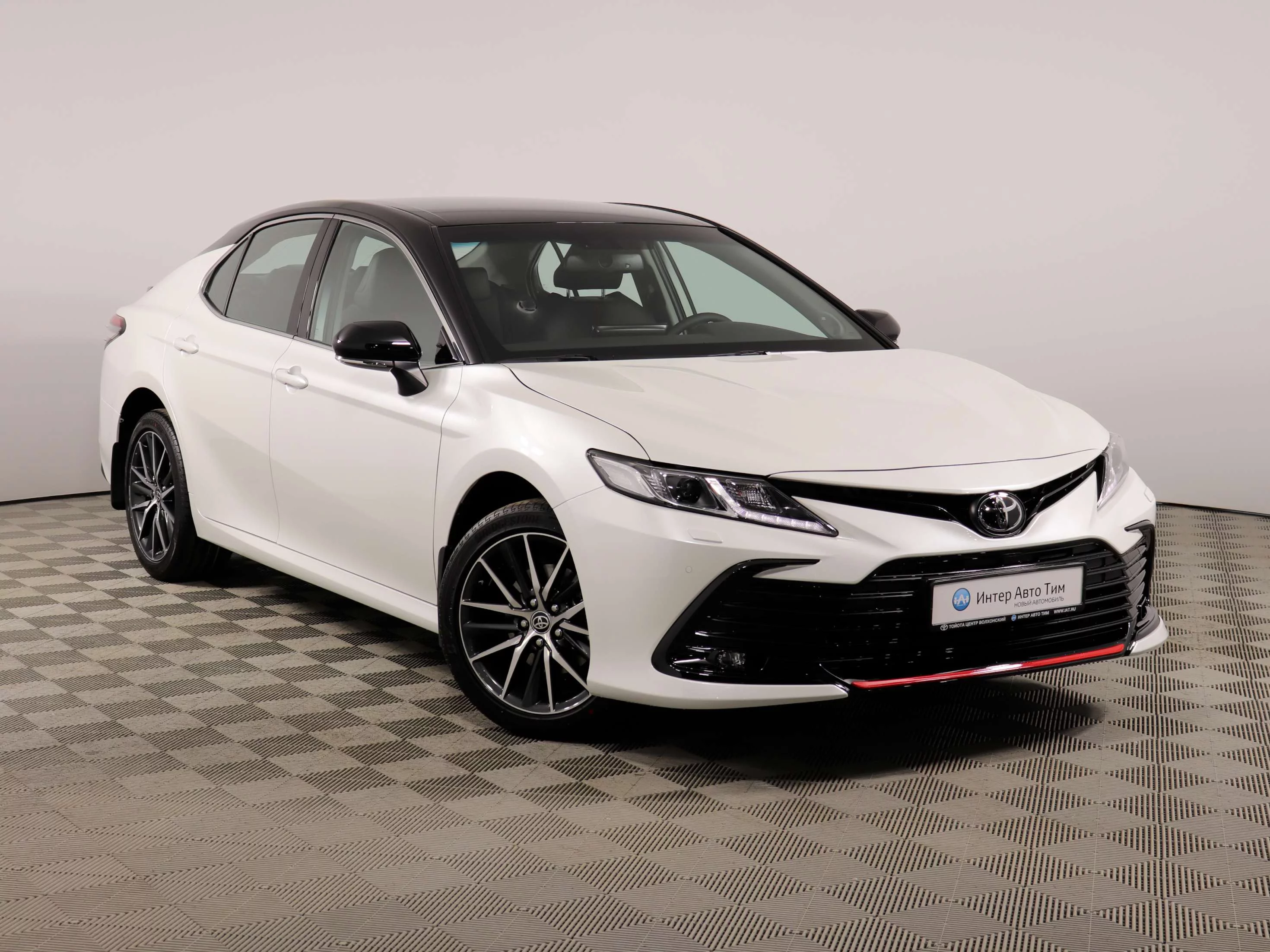 Toyota Camry 2.5 AT (200 л.с.), VIII поколение (XV70) Рестайлинг, Белый  (продано) – заказ №108643