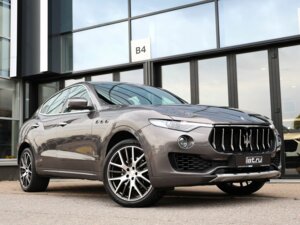 Maserati Levante 2018 Diesel 3.0d AT (275 л.с.) 4WD Базовая c пробегом - фото 1