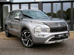 Mitsubishi Outlander 2023 2.5 CVT (184 л.с.) 4WD Premium c пробегом - фото 1