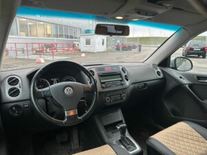 Volkswagen Tiguan 2010 2.0 AT (170 л.с.) 4WD Track&Field c пробегом - фото 2