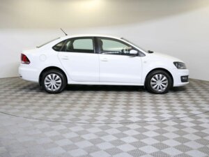 Volkswagen Polo 2016 1.6 AT (110 л.с.) Highline 15-18 c пробегом - фото 4