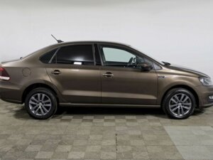 Volkswagen Polo 2019 1.6 MT (110 л.с.) Highline c пробегом - фото 4