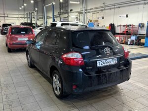 Toyota Auris 2011 1.6 AT (124 л.с.) Комфорт Плюс c пробегом - фото 6