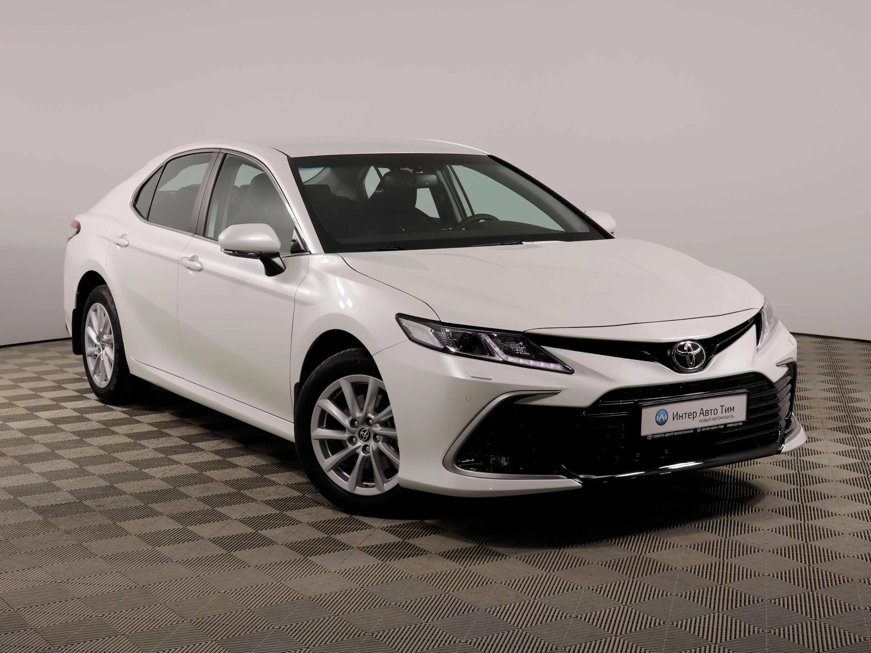 Toyota Camry 2.5 AT (200 л.с.), VIII поколение (XV70) Рестайлинг, Белый  (продано) – заказ №108546