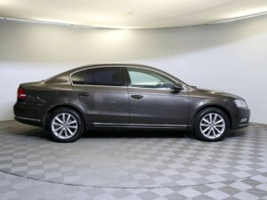 Volkswagen Passat 2012 1.8 AMT (152 л.с.) Highline c пробегом - фото 4