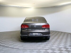 Volkswagen Passat 2012 1.8 AMT (152 л.с.) Highline c пробегом - фото 6