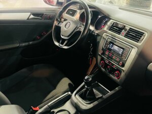 Volkswagen Jetta 2017 1.6 MT (110 л.с.) Trendline c пробегом - фото 7