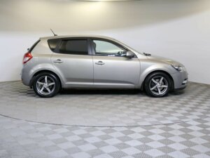 Kia Ceed 2010 1.6 AT (122 л.с.) Comfort c пробегом - фото 4