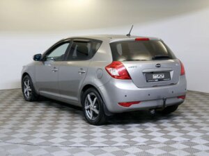 Kia Ceed 2010 1.6 AT (122 л.с.) Comfort c пробегом - фото 7