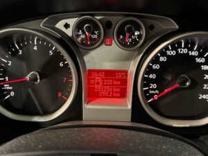 Ford Focus 2011 1.6 MT (100 л.с.) Comfort c пробегом - фото 6