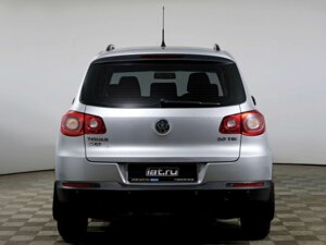 Volkswagen Tiguan 2010 2.0 AT (170 л.с.) 4WD Track&Field c пробегом - фото 6