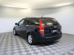 Kia Ceed 2010 1.6 MT (122 л.с.) Comfort c пробегом - фото 7