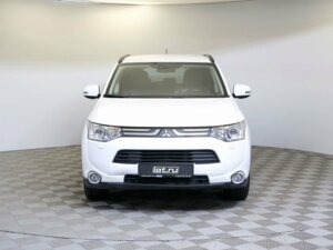 Mitsubishi Outlander 2014 2.4 CVT (167 л.с.) 4WD Instyle c пробегом - фото 2