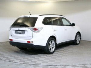 Mitsubishi Outlander 2014 2.4 CVT (167 л.с.) 4WD Instyle c пробегом - фото 5