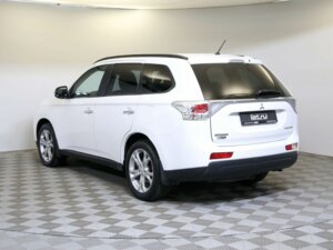 Mitsubishi Outlander 2014 2.4 CVT (167 л.с.) 4WD Instyle c пробегом - фото 7