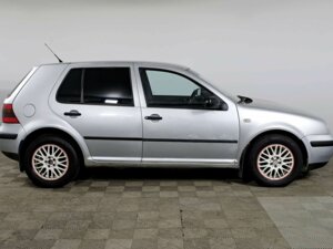 Volkswagen Golf 2000 1.6 AT (102 л.с.)  c пробегом - фото 4