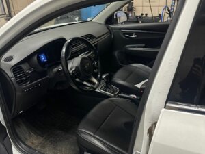 Kia Rio 2017 1.6 AT (123 л.с.) Premium c пробегом - фото 3