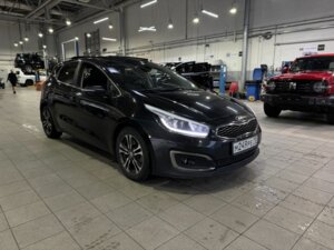 Kia Ceed 2018 1.6 AMT (135 л.с.) Premium c пробегом - фото 2