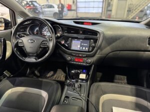 Kia Ceed 2018 1.6 AMT (135 л.с.) Premium c пробегом - фото 6