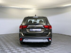 Mitsubishi Outlander 2019 2.0 CVT (146 л.с.) 4WD Invite (2018-2021) c пробегом - фото 6