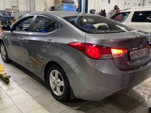 Hyundai Elantra 2012 1.6 MT (132 л.с.) Comfort c пробегом - фото 4