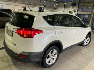 Toyota RAV4 2013 2.0 CVT (146 л.с.) 4WD Комфорт Плюс c пробегом - фото 3