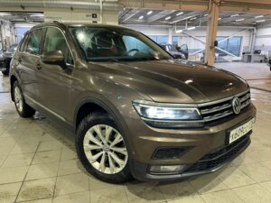Volkswagen Tiguan 2017 2.0 AMT (180 л.с.) 4WD Comfortline c пробегом - фото 1