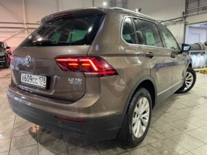 Volkswagen Tiguan 2017 2.0 AMT (180 л.с.) 4WD Comfortline c пробегом - фото 3